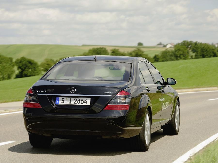  Mercedes-Benz S400 BlueHYBRID 2008 года  (фото 23 из 35)